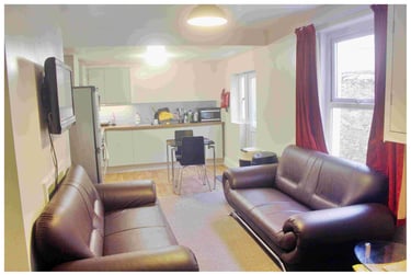 3 bed flat, TFF 101 Beaumont Road, Lipson, Plymouth, PL49EB - Image 2